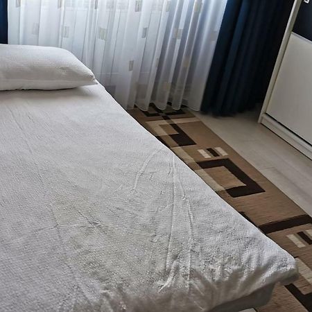 אורדאה Luxury Apartment With Two Bedrooms And Large Living Room, 100 Square Meters, City Center מראה חיצוני תמונה
