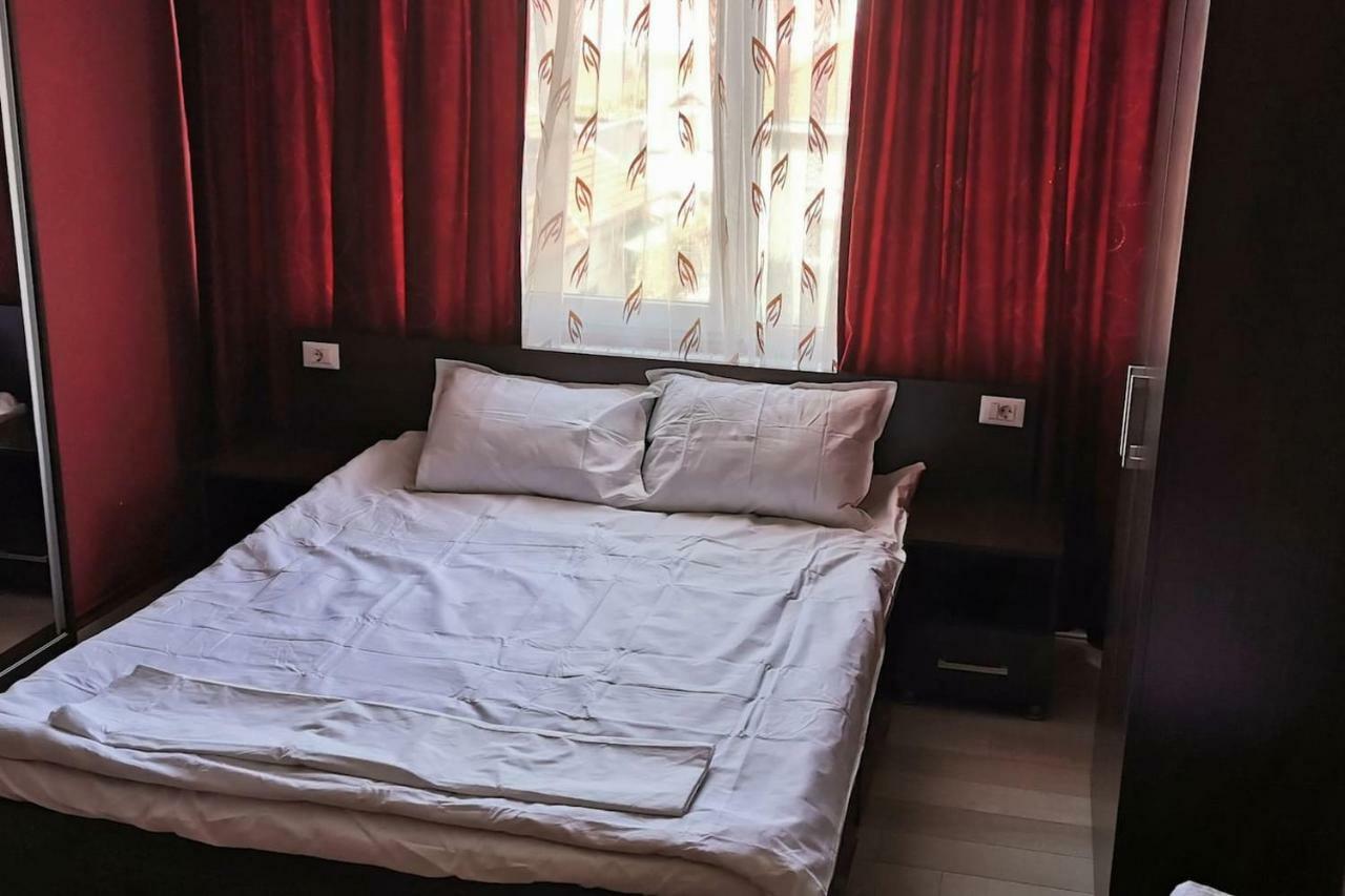 אורדאה Luxury Apartment With Two Bedrooms And Large Living Room, 100 Square Meters, City Center מראה חיצוני תמונה