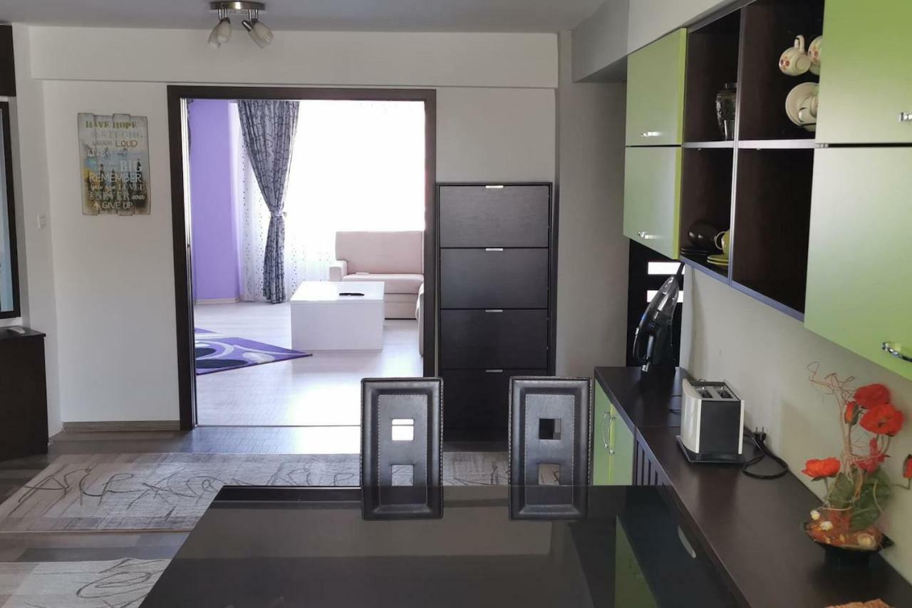 אורדאה Luxury Apartment With Two Bedrooms And Large Living Room, 100 Square Meters, City Center מראה חיצוני תמונה