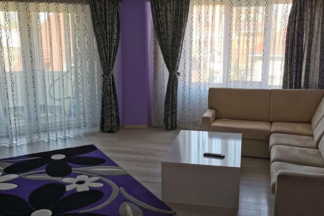 אורדאה Luxury Apartment With Two Bedrooms And Large Living Room, 100 Square Meters, City Center מראה חיצוני תמונה